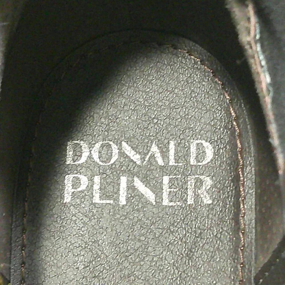 Donald Pliner Darby Suede Leather Ankle Boots Saddle Brown Buckle Size 7.5 M